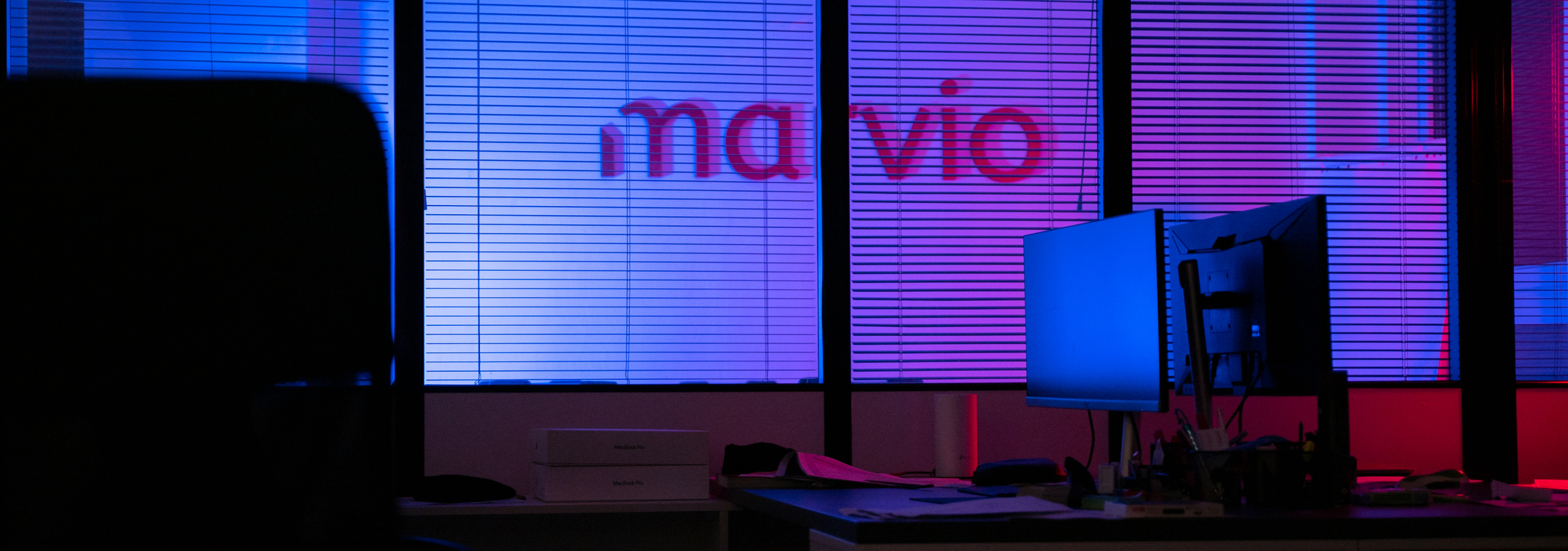 Temná kancelář MARVIO agency